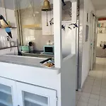 Chez Ginou Vue Imprenable Sur Le Canal Et La 아파트 팔라바 레 플로